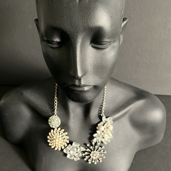 Banana Republic Vintage Silver Tone Rhinestone Pearl Choker Necklace - Picture 12 of 16